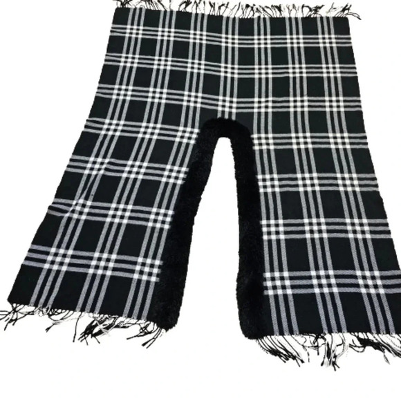 SIMONETTA Black White Plaid CAPE WRAP RUANA with BLACK FAUX FUR TRIM OS - Picture 6 of 9